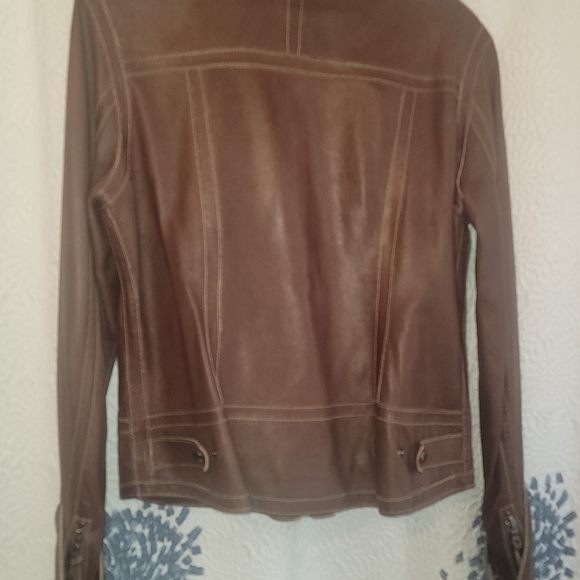 Andrew Marc chocolate brown leather jacket, with silver hardware. Size large - Picture 2 of 8